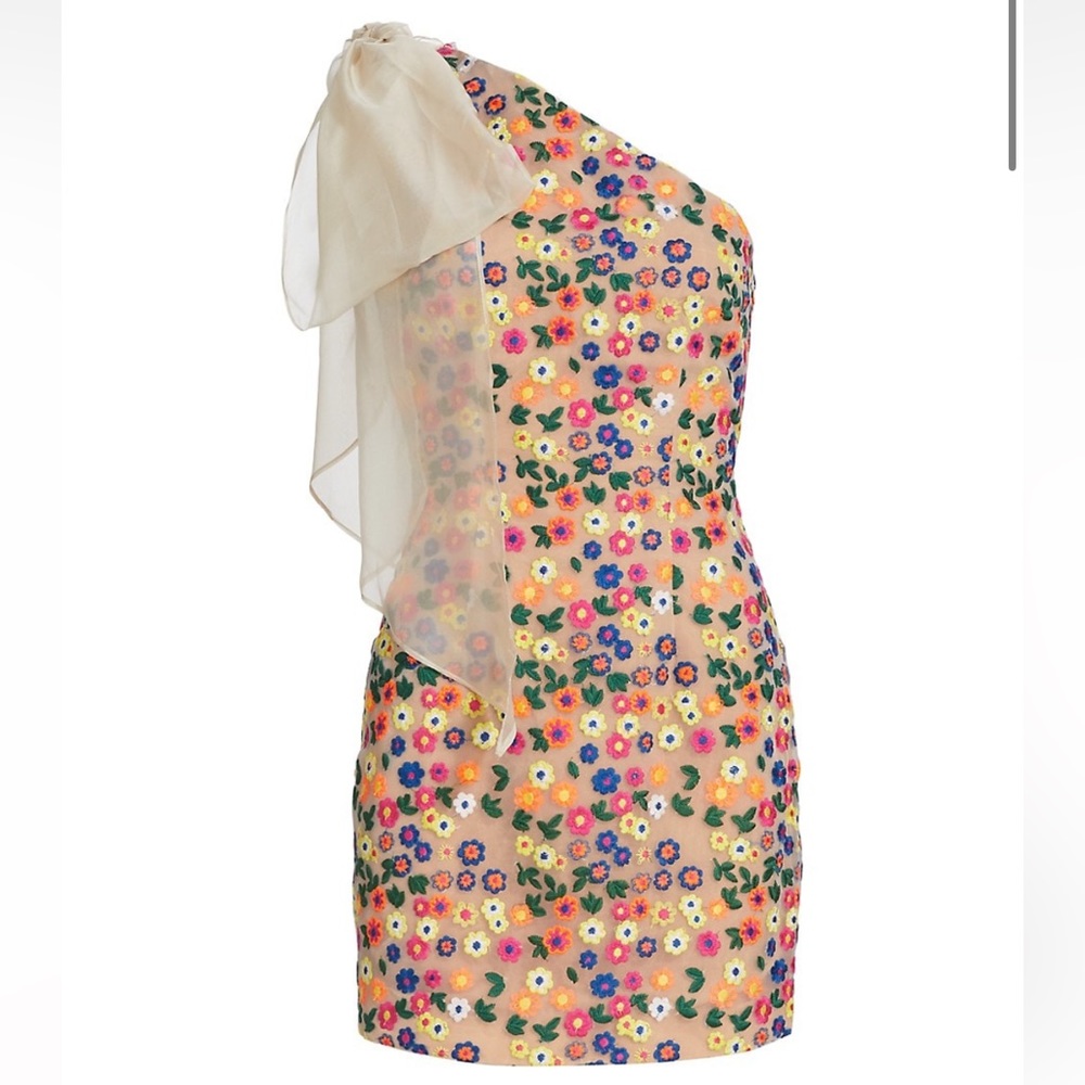 Elliatt one shoulder bow dress!